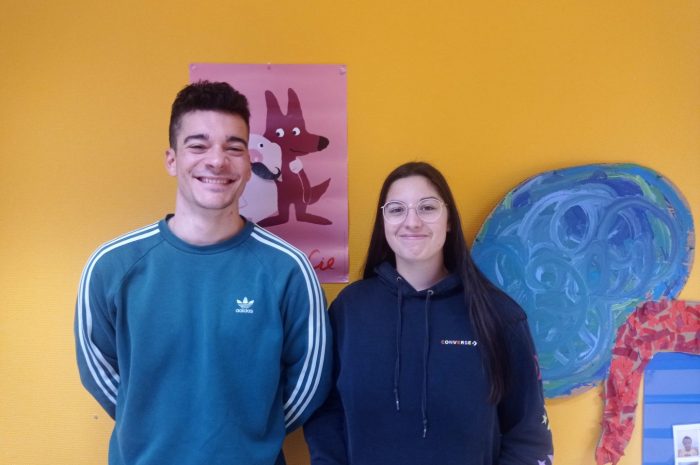 ?Deux stagiaires en classe de TPS/PS
