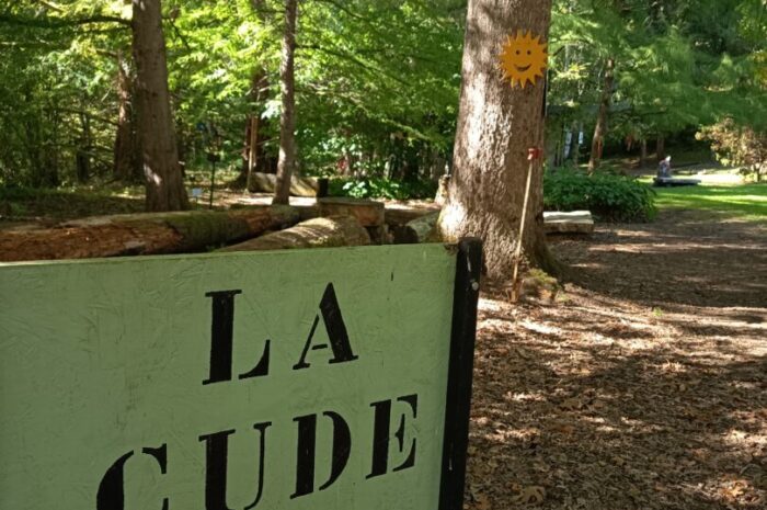 ?Visite au jardin anglais de La Cude? : jeux en plein air et parcours pieds nus!?